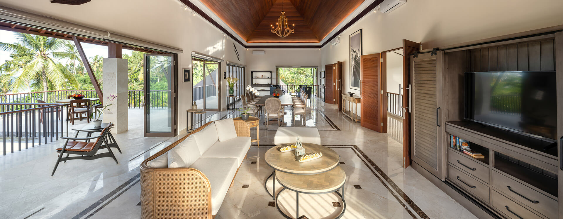 Villa Kailasha - multi-purpose hall with TV lounge