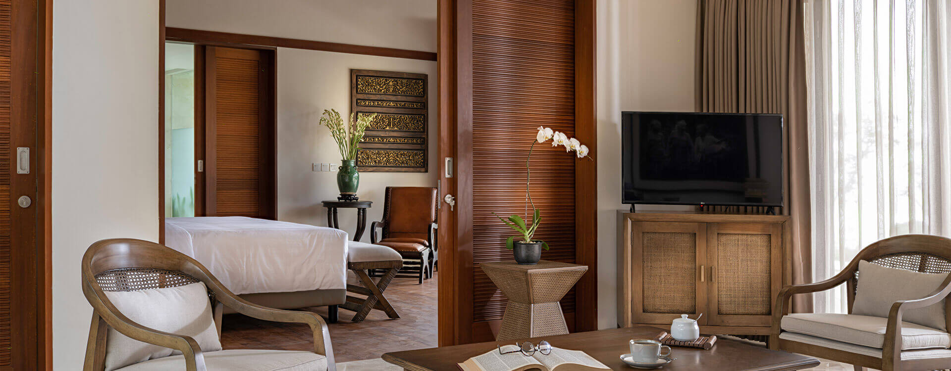 Villa Kailasha - master bedroom sitting area